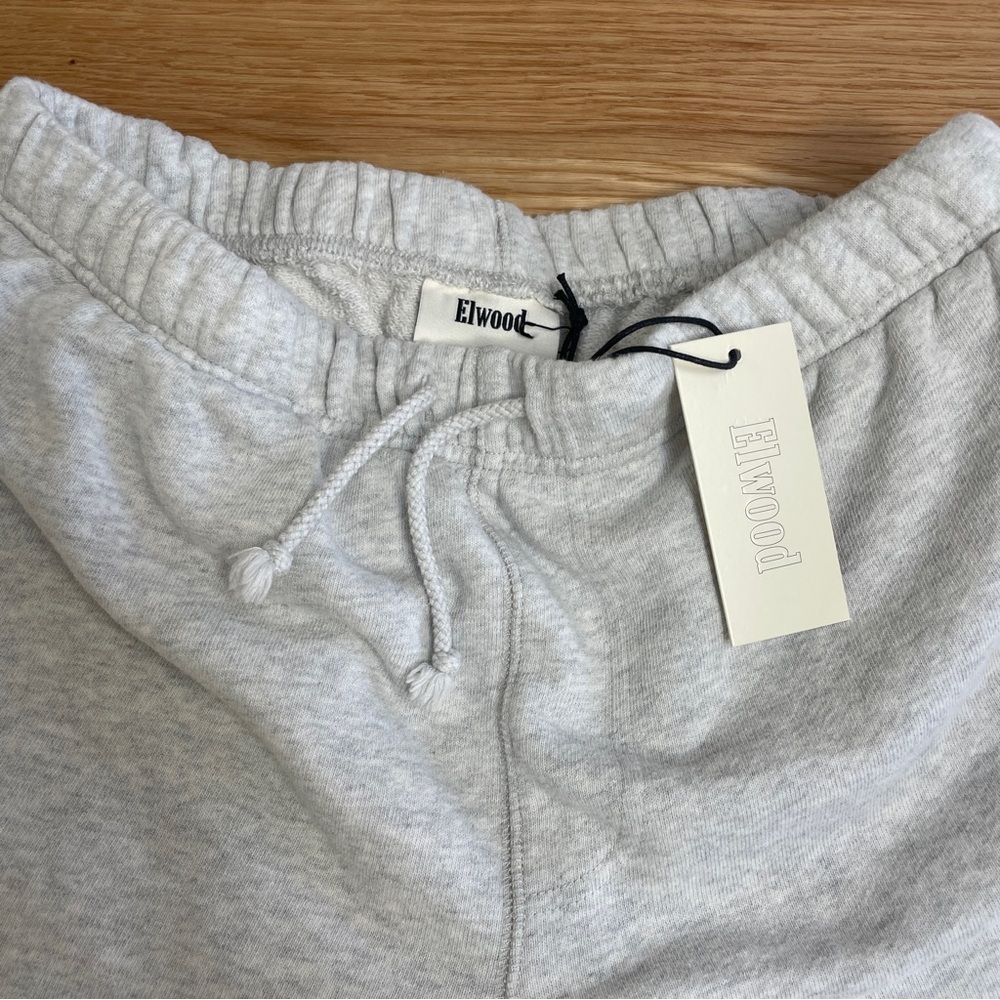 ELWOOD ☁️ Core Sweatshort in “Vintage Ash Grey” - Picture 9 of 11